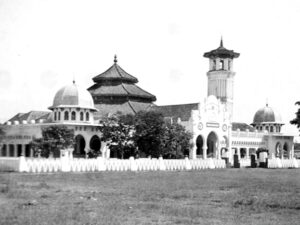 Menjaga Masjid Heritage Kemayoran Yang Bergaya Akulturasi Jawa-Eropa dan Bergaya Timur Tengah.