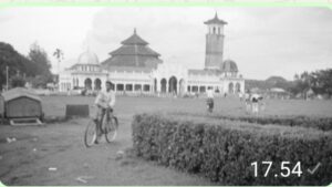 Simbol Toleransi: Alun Alun Surabaya Menjadi Halaman Bersama Masjid Dan Gereja.