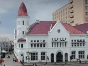 Menara Ikonik di Surabaya & Amsterdam