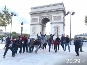 Dingin dan Ceria Terbalut Dalam Kehangatan Kebersamaan.