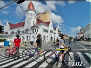 Bangunan Kolonial di Benedenstad (Kota Lama) dan Bovenstad (Kota Baru) Surabaya