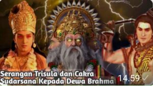 Puri Aksara Rajaptni Bersenjatakan Trisula dan Cakra