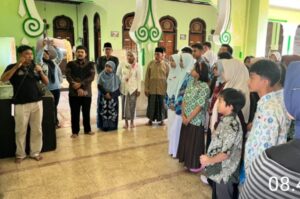 dr Zuhrotul Mar’ah (Komisi D DPRD Kota Surabaya) Membaca Sejarah Masjid Kemayoran Surabaya 