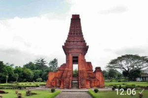 Trofi Istimewa Dari Bumi Majapahit Untuk Lomba Menulis Aksara Jawa.