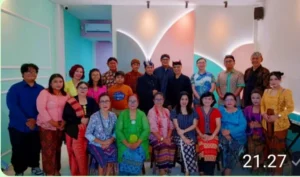 The Indonesian diversity meets the global in a bowl of Javanese script. Keragaman Nusantara Bertemu Global Dalam Mangkuk Aksara Jawa. 