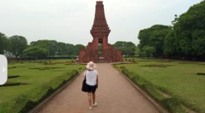 Nilai Spiritual, Intelektual Dan Tradisional Dalam Bentuk Trofi.